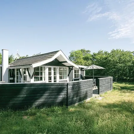 Two-bedroom Holiday In Neksø