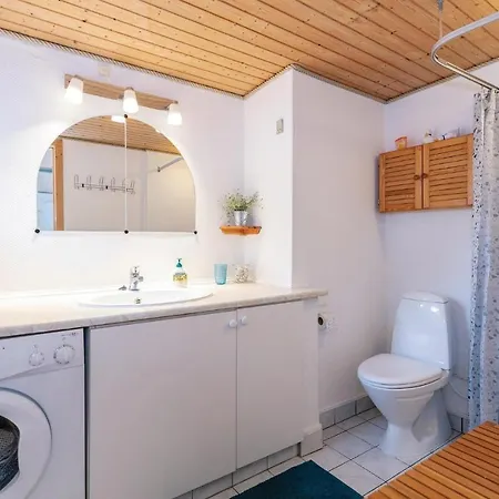 Two-bedroom Holiday In Casa de Férias Neksø